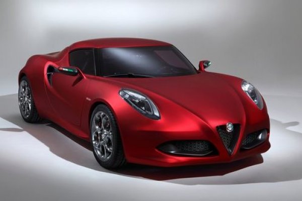Alfa Romeo planeja volta aos EUA
