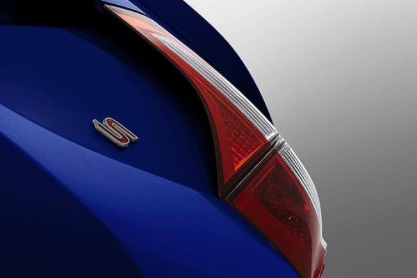 TOYOTA REVELA TEASER DO COROLLA 2014