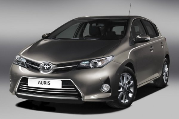 Toyota divulga informações do Auris 2013