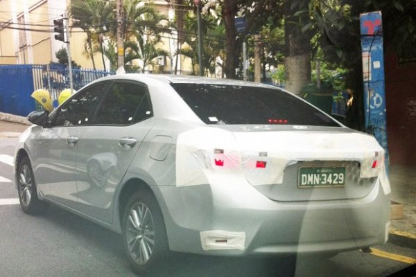 NOVO COROLLA É FLAGRADO EM SP