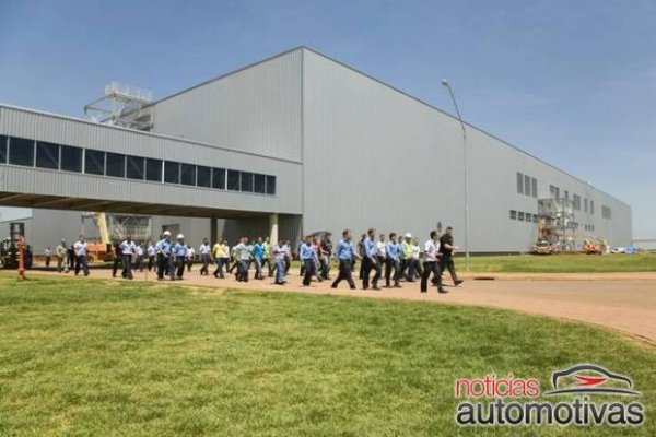 HYUNDAI APOSTA EM TERCEIRO TURNO PARA DAR CONTA DA DEMANDA