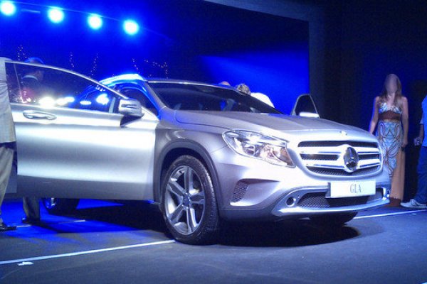 MERCEDES-BENZ EXIBE GLA NO BRASIL