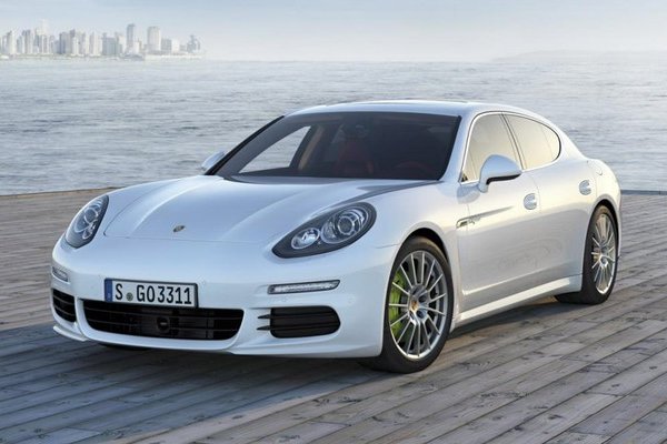 PORSCHE PANAMERA 2014 GANHA VERSÃO HÍBRIDA