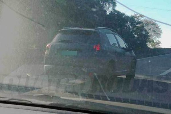 PEUGEOT 2008 RODA NO RJ