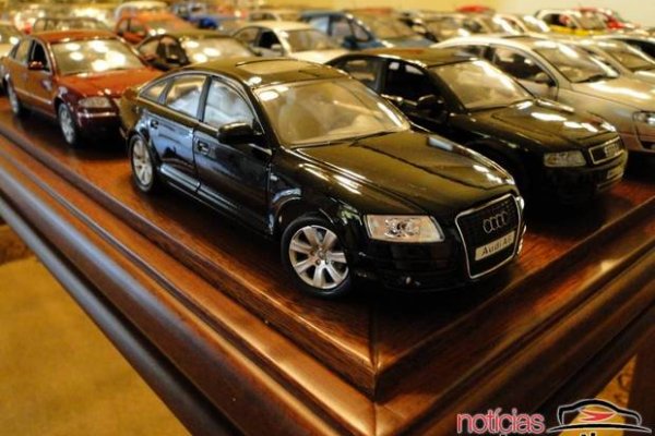 CONHEÇA PARTE DA COLEÇÃO DE MINIATURAS 1/24 DE LEITOR