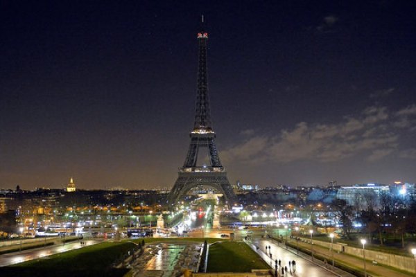 PARIS PROIBIRÁ TRÁFEGO DE CARROS POR UM DIA