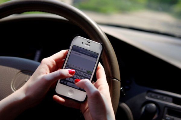 MULTA POR USAR CELULAR AO VOLANTE EM SP CRESCE 43% EM CINCO ANOS