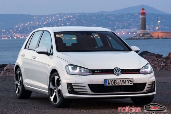VERSÕES ESPORTIVAS DO VW GOLF TERÃO TETO EM FIBRA DE CARBONO