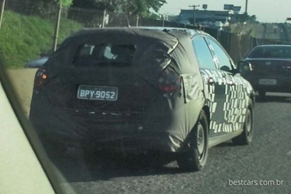 Novo Ford Focus é fotografado em testes no Brasil