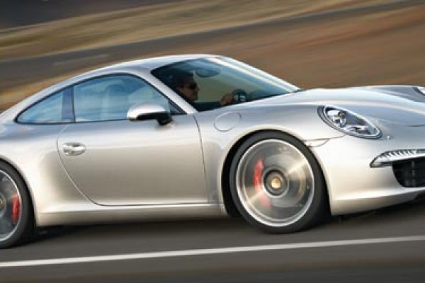 Novo Porsche 911 começa a ser vendido no Brasil