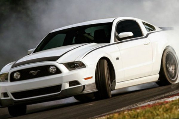 Ford lança Mustang RTR 2013