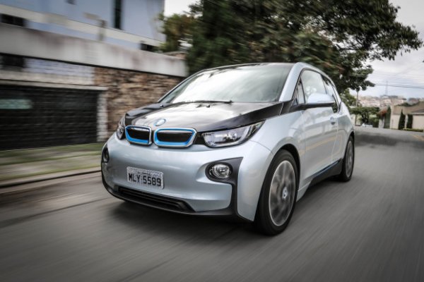 CARROS ELÉTRICOS ESTÃO ISENTOS DO IMPOSTO DE IMPORTAÇÃO