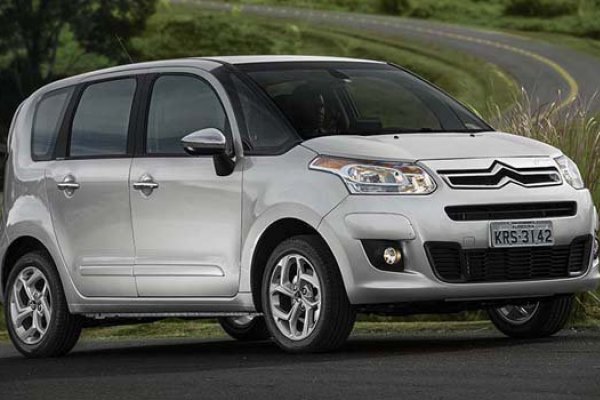 C3 PICASSO E AIRCROSS 2015 SÃO MOSTRADOS PELA CITROËN