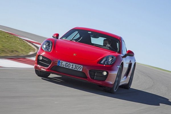 PORSCHE CAYMAN CHEGA AO MERCADO EM ABRIL A PARTIR DE R$ 319 MIL