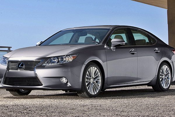 Lexus estreia no Brasil em 1º de junho