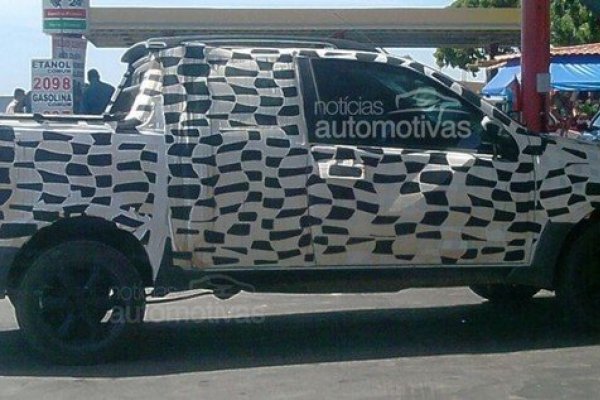 NOVA STRADA CABINE DUPLA COM TRÊS PORTAS É FLAGRADA 