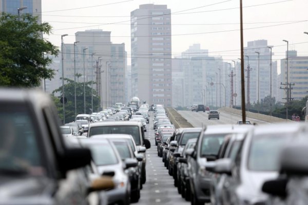 Licenciamento obrigatório começa em abril para placas final 1