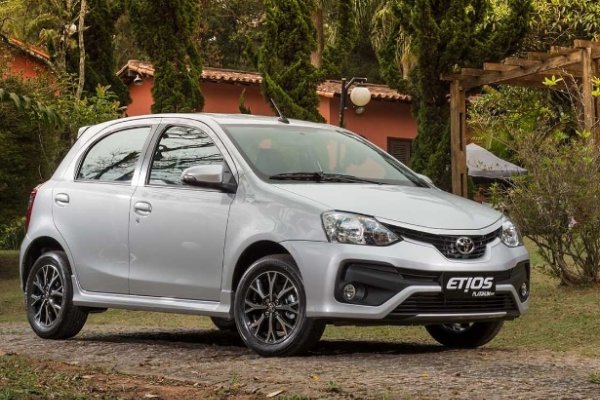 VERSÃO PLATINUM TENTA DEIXAR ETIOS MAIS BONITO POR R$ 62.490