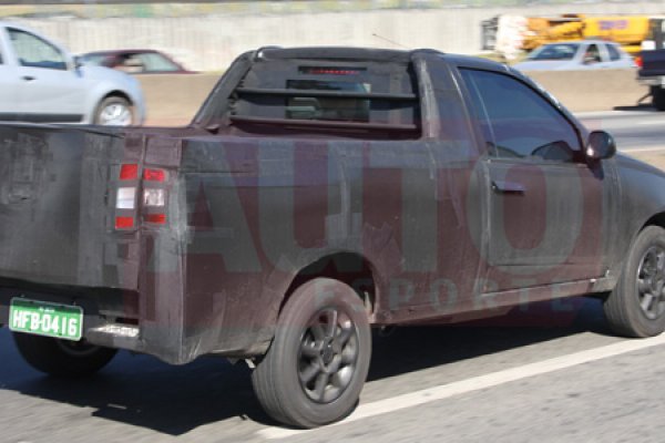 Nova" Fiat Strada é flagrada em testes