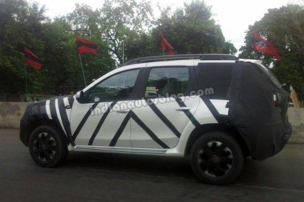 FLAGRA: NISSAN TERRANO É PEGO EM TESTE NA ÍNDIA