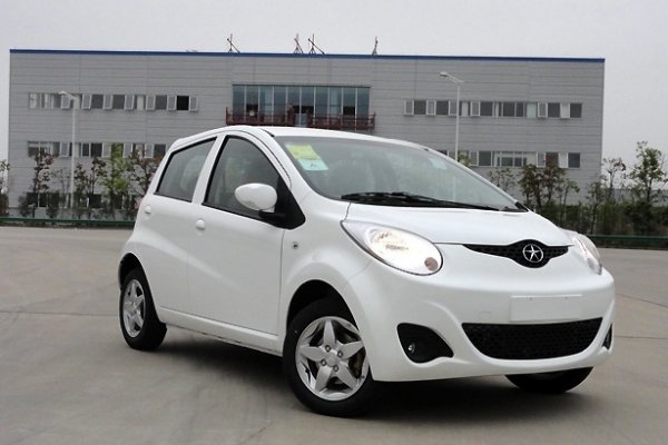 JAC apresenta compacto J2 na internet