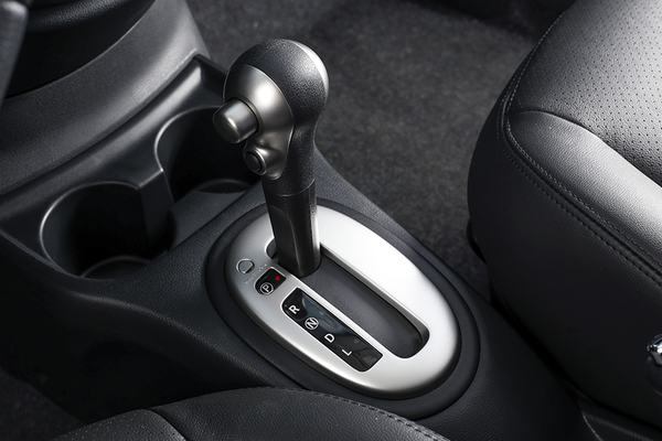 NISSAN MARCH E VERSA GANHAM CÂMBIO CVT