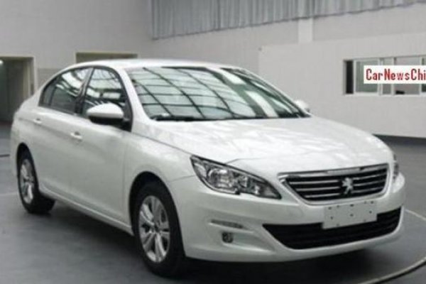 NOVO PEUGEOT 408 É FLAGRADO