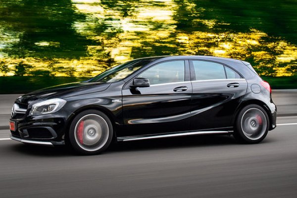 MERCEDES-BENZ A45 AMG