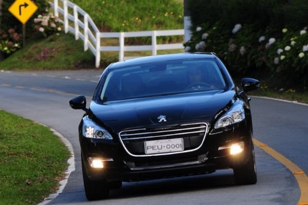 Peugeot traz 508, sedã grande francês, por R$ 119.990