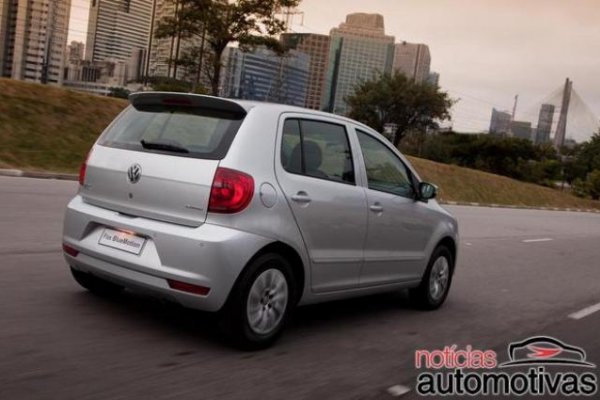 VOLKSWAGEN FOX BLUEMOTION 2014 GANHA MOTOR 1.0 DE TRÊS CILINDROS NO BRASIL