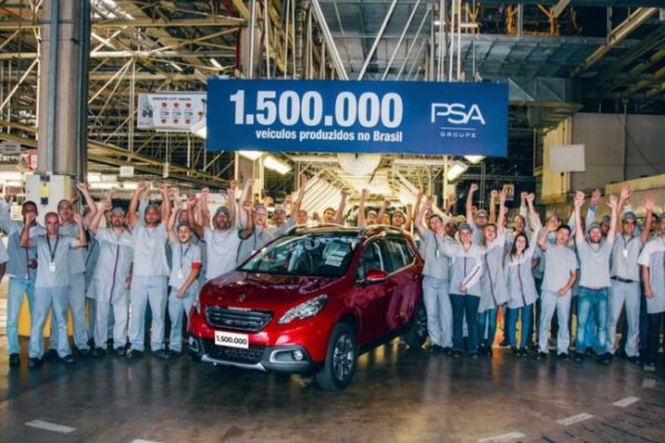 PSA PEUGEOT CITROËN ALCANÇA 1,5 MILHÃO DE CARROS FEITOS NO BRASIL