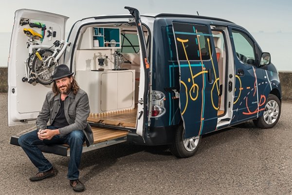 DESIGNER BRITÂNICO CRIA PRIMEIRO ESCRITÓRIO MÓVEL 100% ELÉTRICO