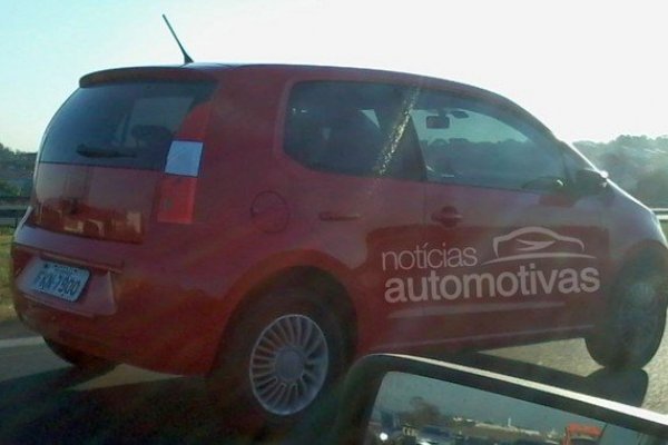 VOLKSWAGEN UP! COM DUAS PORTAS APARECE NO INTERIOR PAULISTA