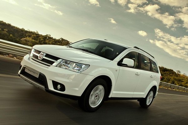 FIAT FREEMONT VAI GANHAR CÂMBIO AUTOMÁTICO DE SEIS MARCHAS ATÉ AGOSTO