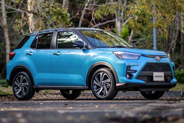 Flagra revela novo SUV da Toyota rival de Creta, HR-V e T-Cross