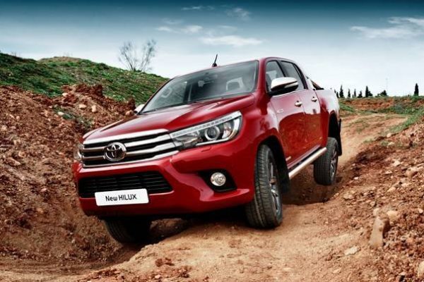 NOVA GERAÇÃO DA TOYOTA HILUX DEVE DESEMBARCAR EM NOVEMBRO NO BRASIL