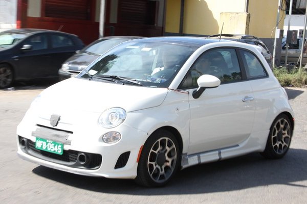 500 ABARTH NÃO DEVE VIR AO  BRASIL ANTES DE 2014