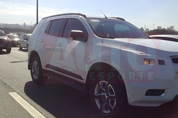  Chevrolet Trail Blazer roda com pouco disfarce