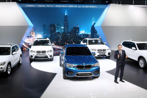 X4 CONCEPT É MEIO DO CAMINHO ENTRE SUVS E CROSSOVERS DA BMW