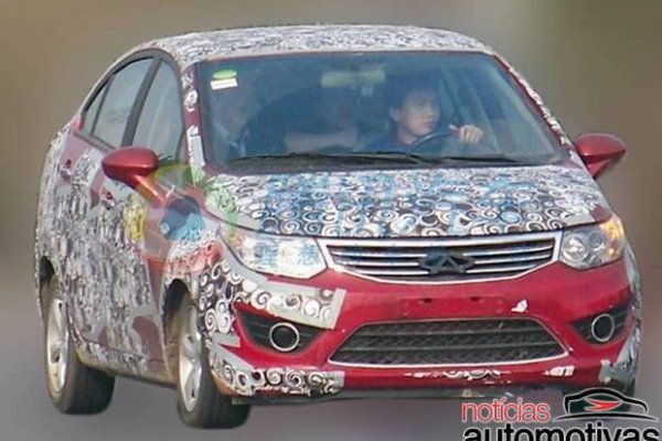 Chery E2 Sedan aparece quase sem camuflagem