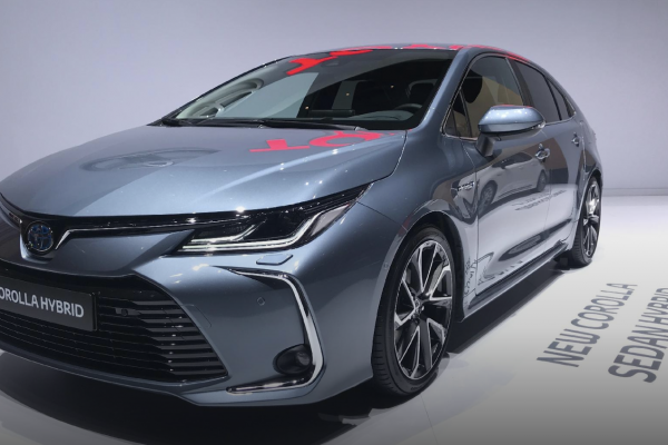 Toyota confirma lançamento do novo Corolla para o dia 3 de setembro.