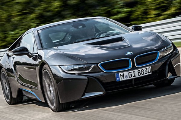 BMW QUER CELEBRAR 100 ANOS COM SUPER MOTOR PARA O I8