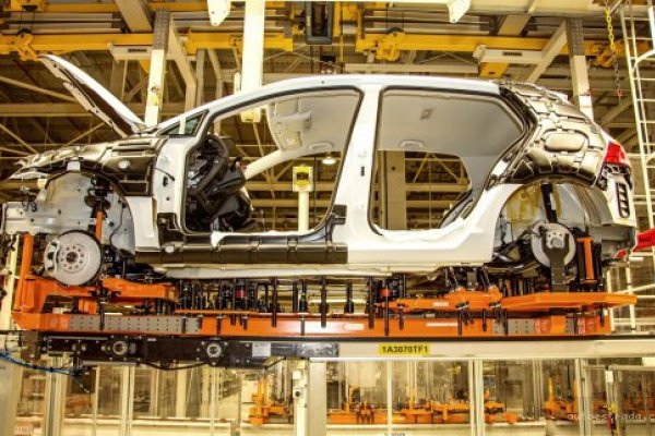 VOLKSWAGEN JÁ FABRICA GOLF NACIONAL, QUE CHEGA ÀS LOJAS NOS PRÓXIMOS DIAS