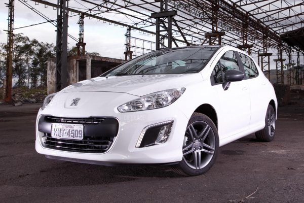 Peugeot 308 turbo chega ao Brasil 
