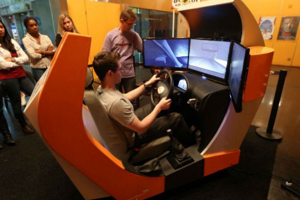 DETRAN-SP DETERMINA OBRIGATORIEDADE DO SIMULADOR EM AUTOESCOLAS