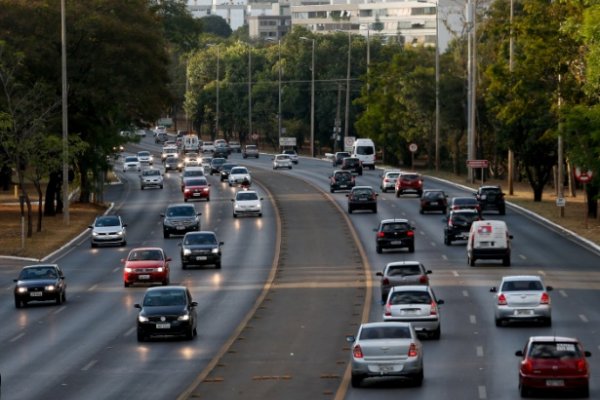 JUSTIÇA SUSPENDE MULTA DE FAROL BAIXO EM ESTRADAS DURANTE O DIA