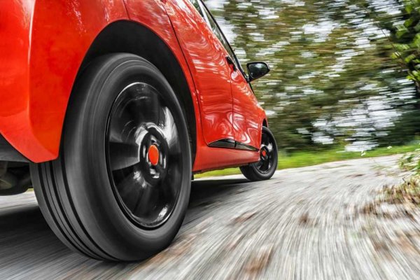 ESTE É O EMPREGO DOS SONHOS PARA QUEM É APAIXONADO POR CARROS