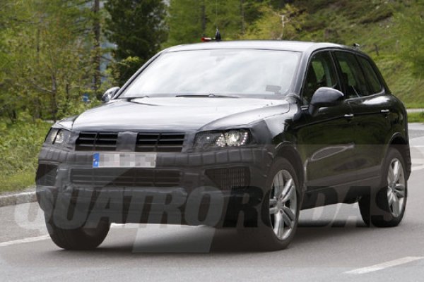 NOVO TOUAREG É TESTADO NOS ALPES