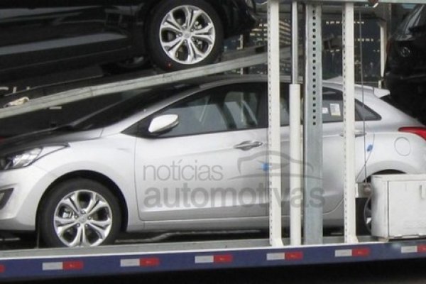 Novo Hyundai i30 é flagrado a caminho de Anápolis/GO