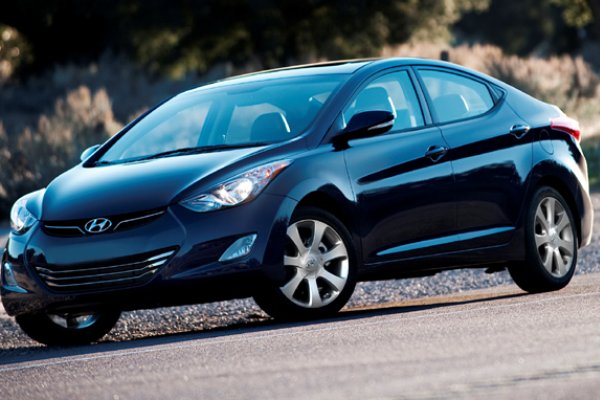 HYUNDAI ELANTRA FLEX CHEGA ÀS LOJAS